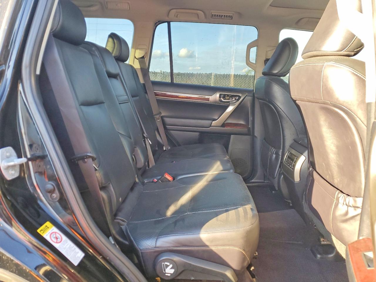 2011 LEXUS GX 460 photo 31