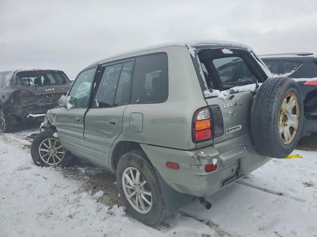 1999 TOYOTA RAV4 photo 2