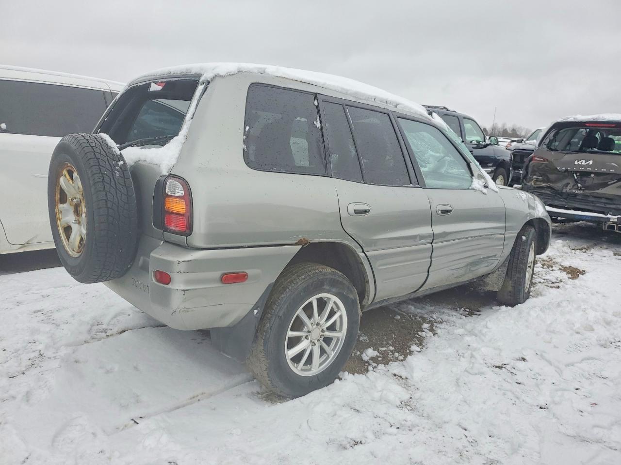 1999 TOYOTA RAV4 photo 3