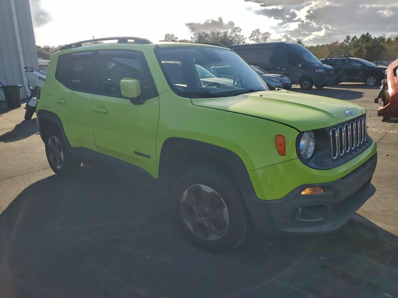 2017 JEEP RENEGADE LATITUDE photo 4