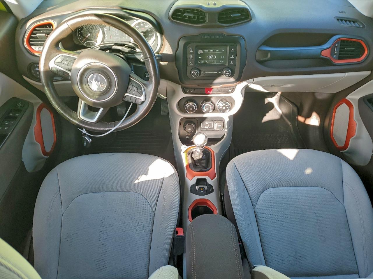 2017 JEEP RENEGADE LATITUDE photo 8