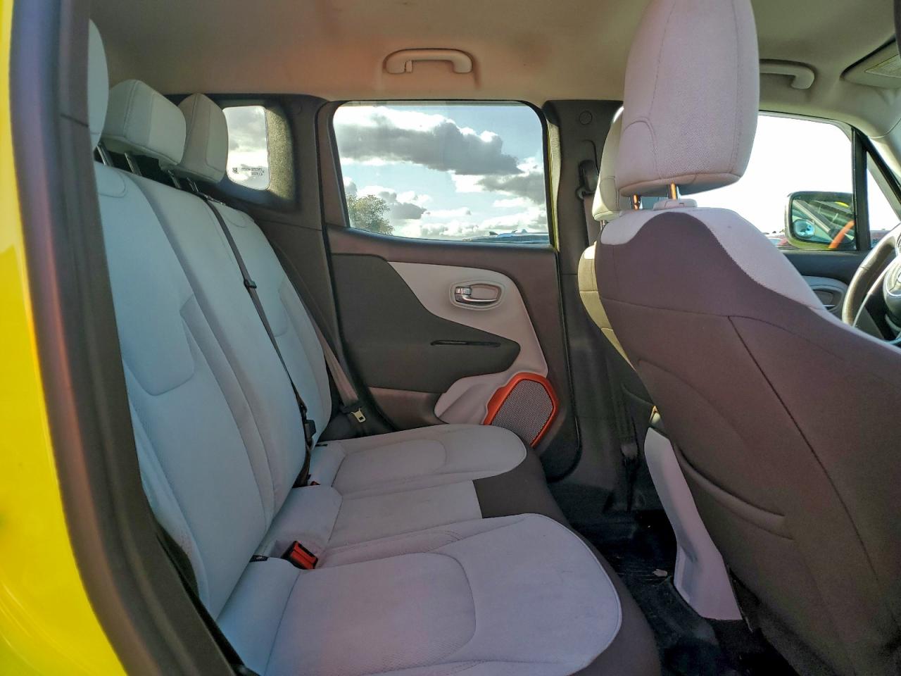 2017 JEEP RENEGADE LATITUDE photo 11