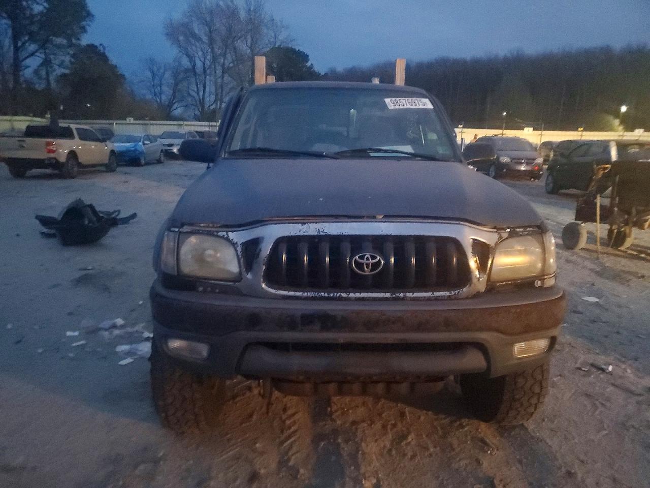 2002 TOYOTA TACOMA XTRACAB photo 13