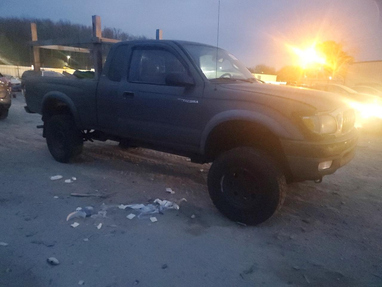 2002 TOYOTA TACOMA XTRACAB photo 10
