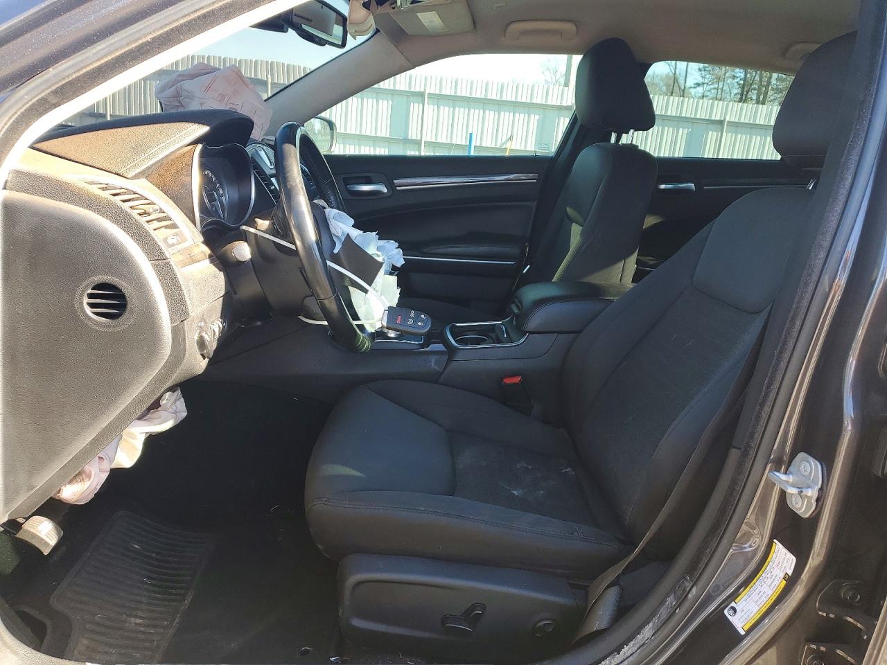 2020 CHRYSLER 300 TOURING photo 7