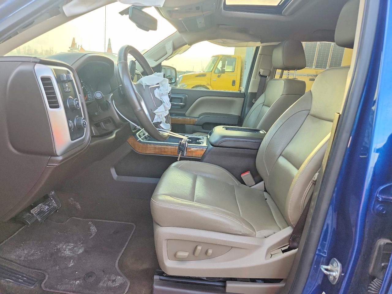 2017 GMC SIERRA K1500 SLT photo 7