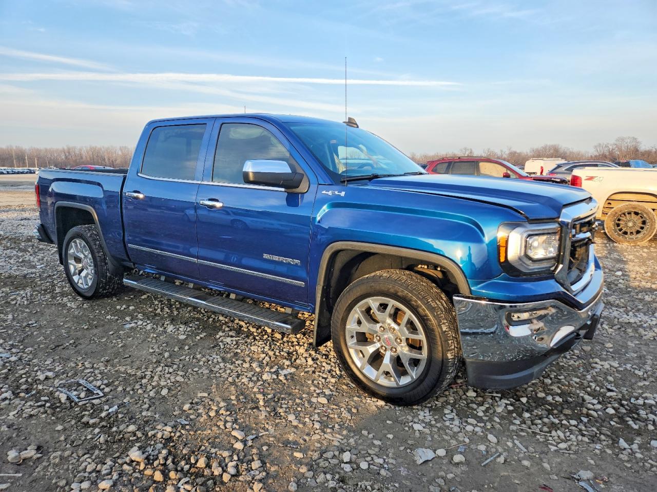 2017 GMC SIERRA K1500 SLT photo 4