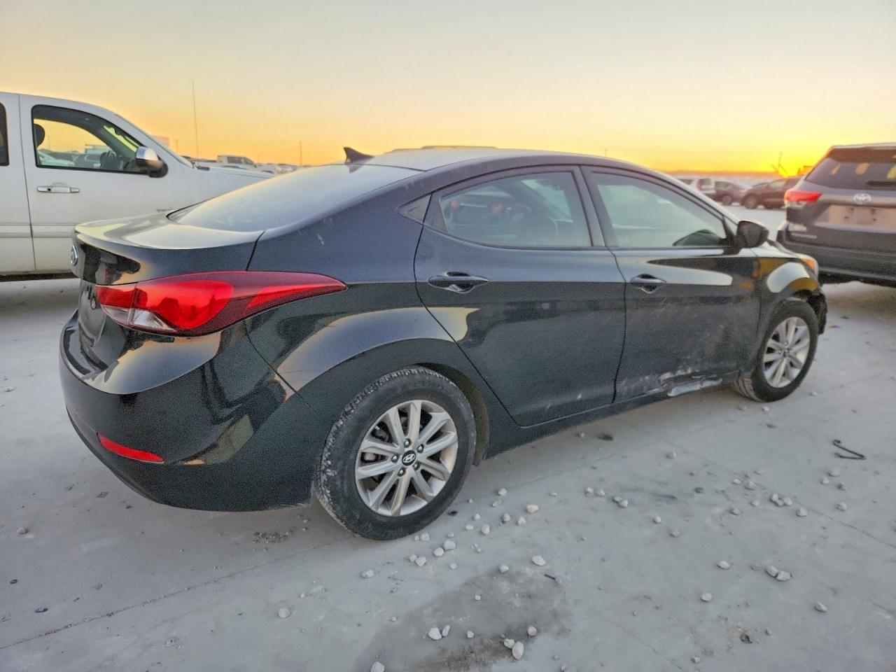 2014 HYUNDAI ELANTRA SE photo 3