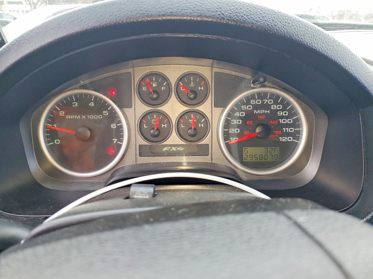 2004 FORD F150 photo 9