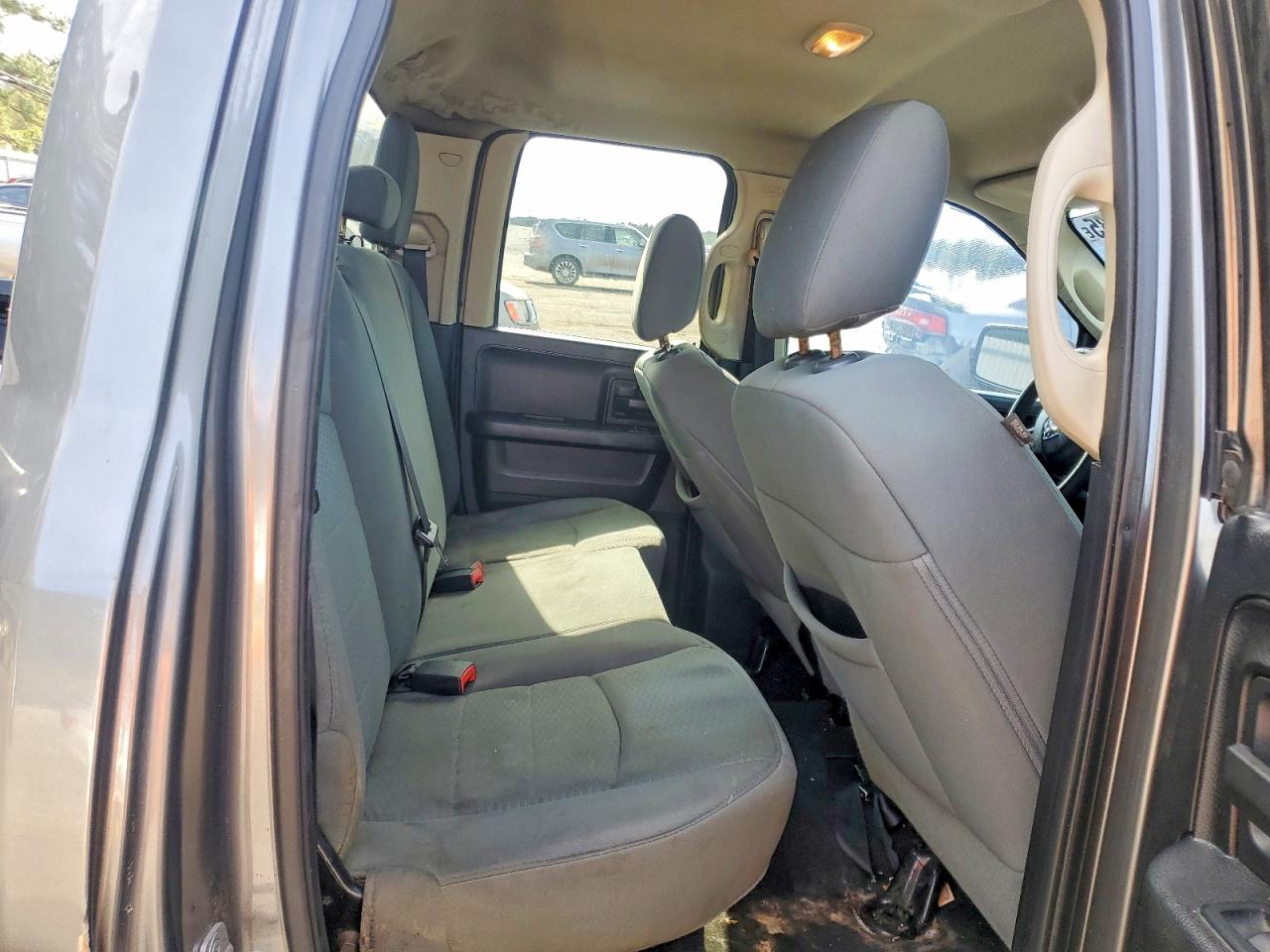 2013 RAM 1500 ST photo 10