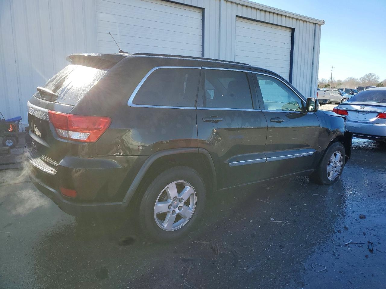 2012 JEEP GRAND CHEROKEE LAREDO photo 3