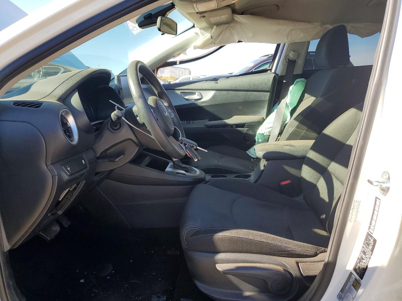 2024 KIA FORTE LX photo 13