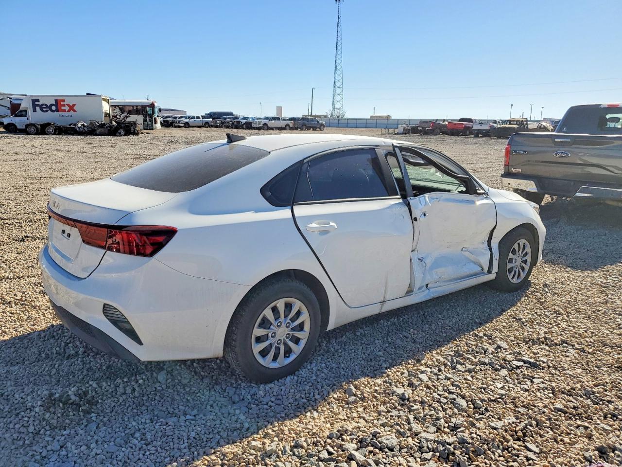 2024 KIA FORTE LX photo 5