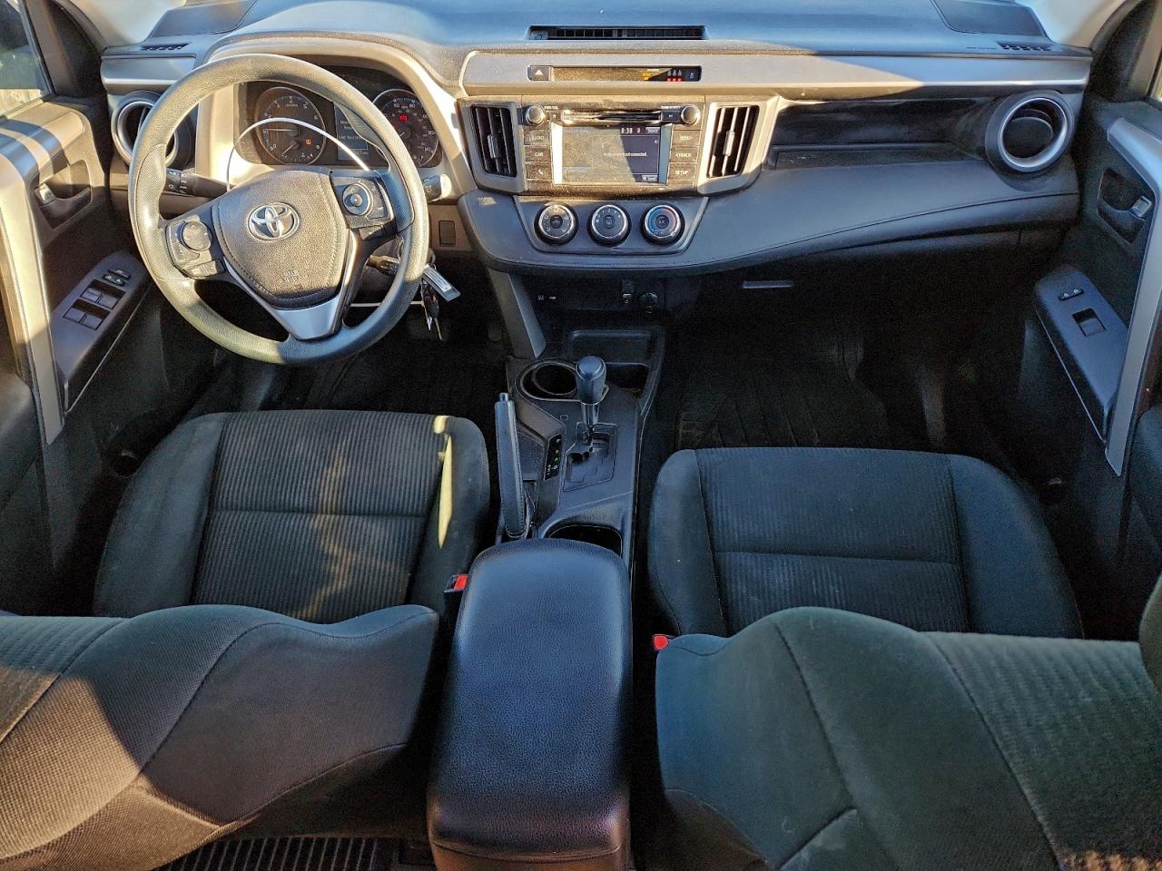 2017 TOYOTA RAV4 LE photo 8