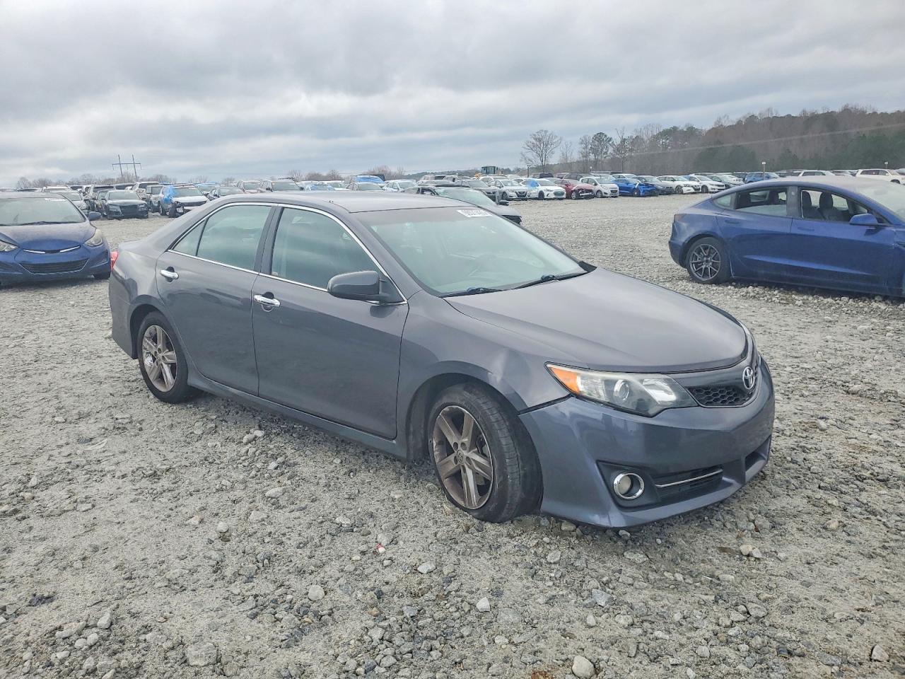 2014 TOYOTA CAMRY L photo 4
