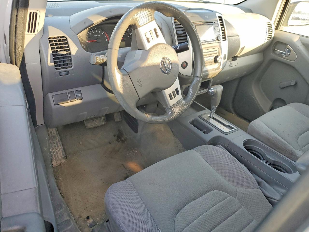 2017 NISSAN FRONTIER S photo 8