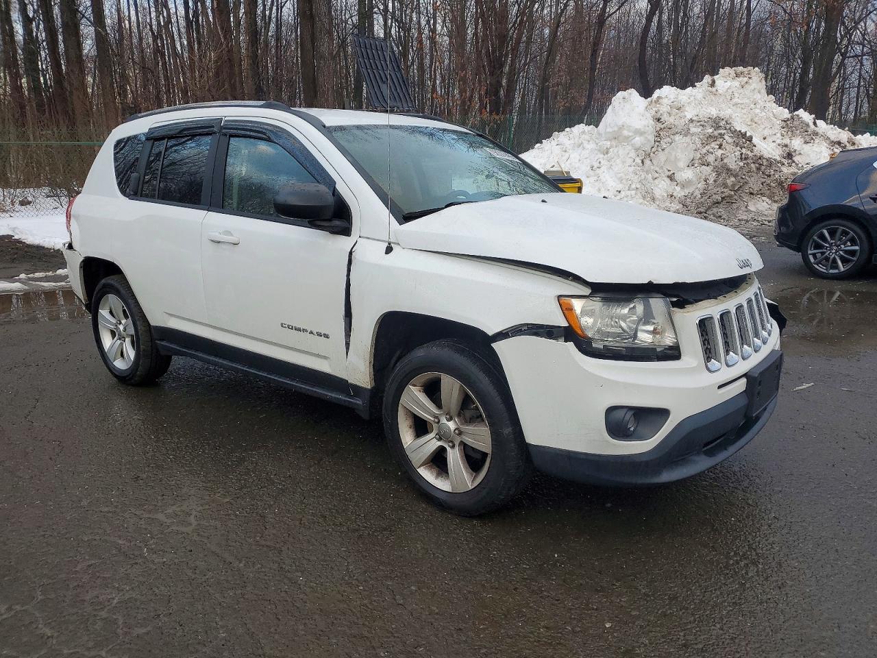 2012 JEEP COMPASS LATITUDE photo 4