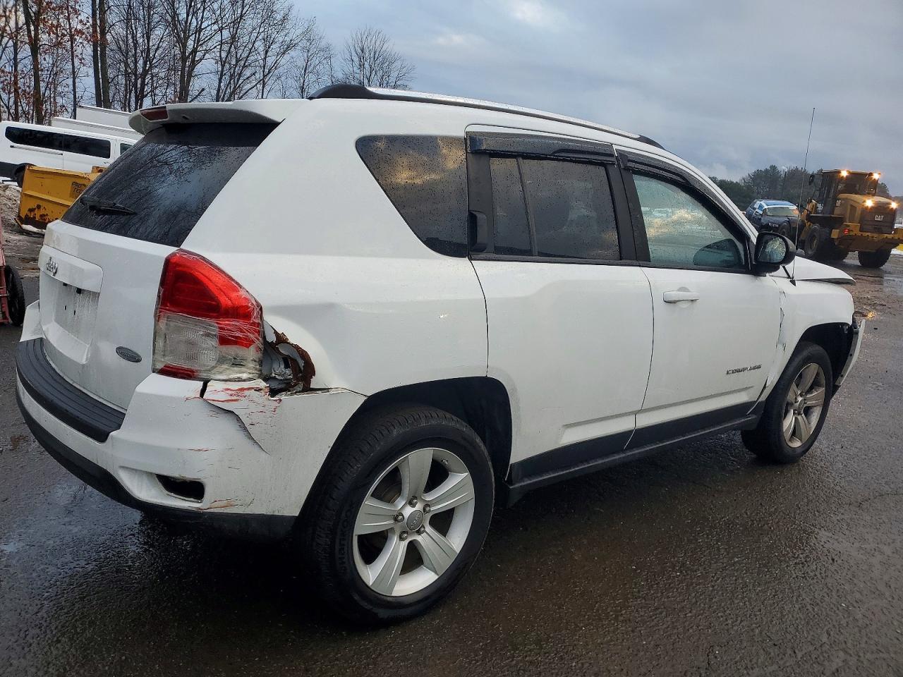 2012 JEEP COMPASS LATITUDE photo 3