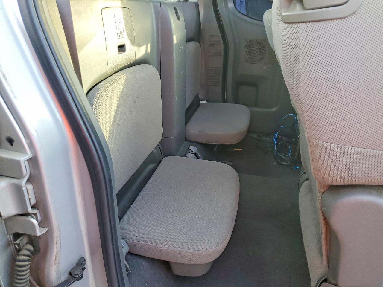 2006 NISSAN FRONTIER KING CAB XE photo 10
