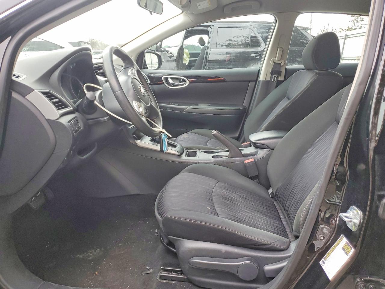 2019 NISSAN SENTRA S photo 7