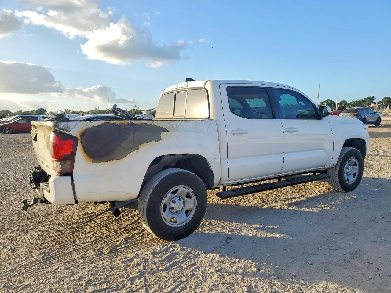 2019 TOYOTA TACOMA photo 3