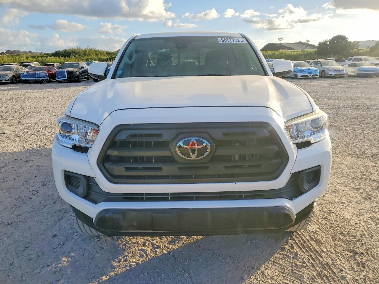 2019 TOYOTA TACOMA photo 5
