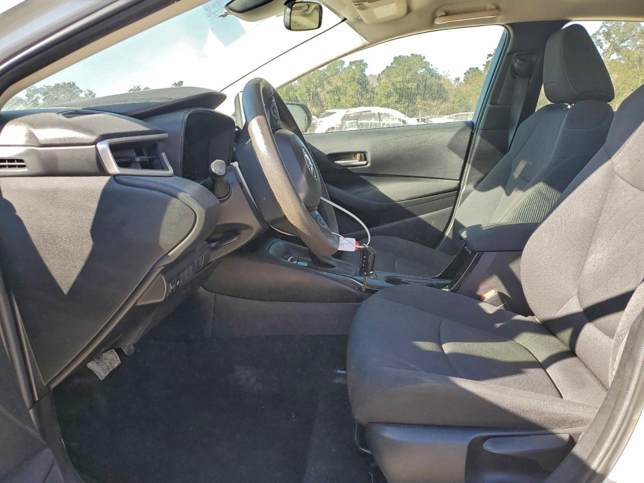 2020 TOYOTA COROLLA LE photo 13