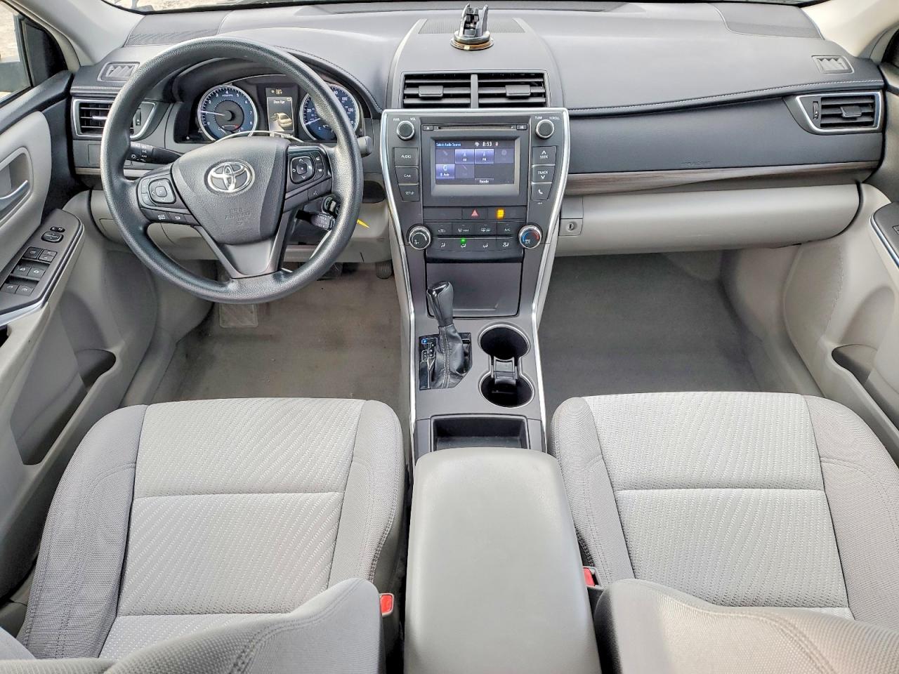 2016 TOYOTA CAMRY LE photo 8