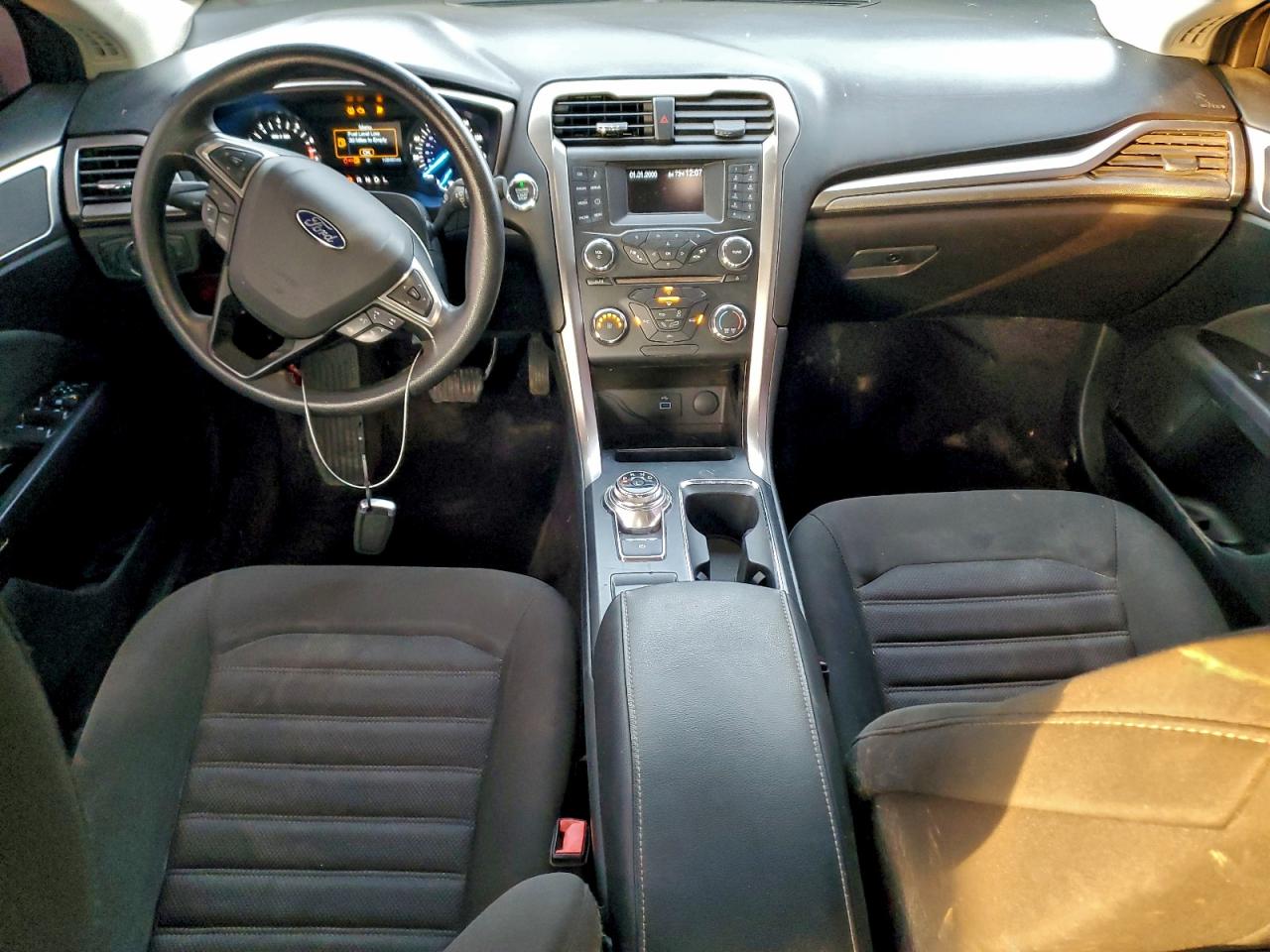 2017 FORD FUSION SE photo 22