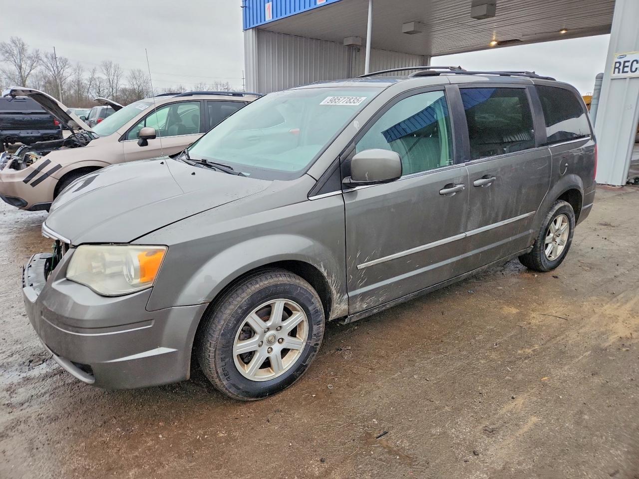 2010 CHRYSLER TOWN & COUNTRY