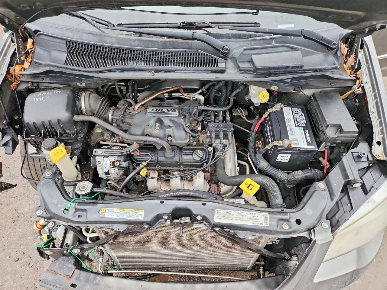 2010 CHRYSLER TOWN & COUNTRY TOURING photo 12