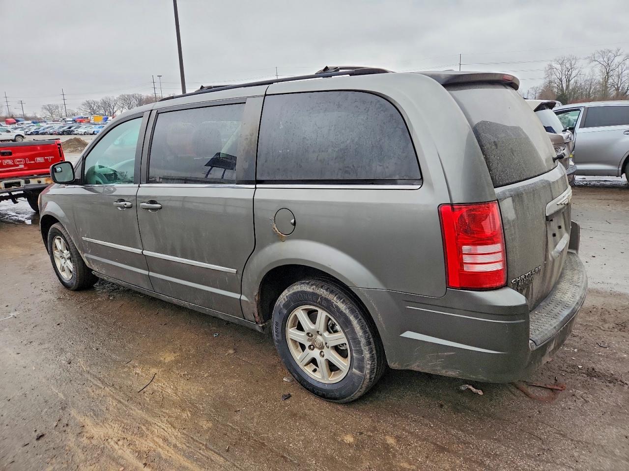 2010 CHRYSLER TOWN & COUNTRY TOURING photo 2
