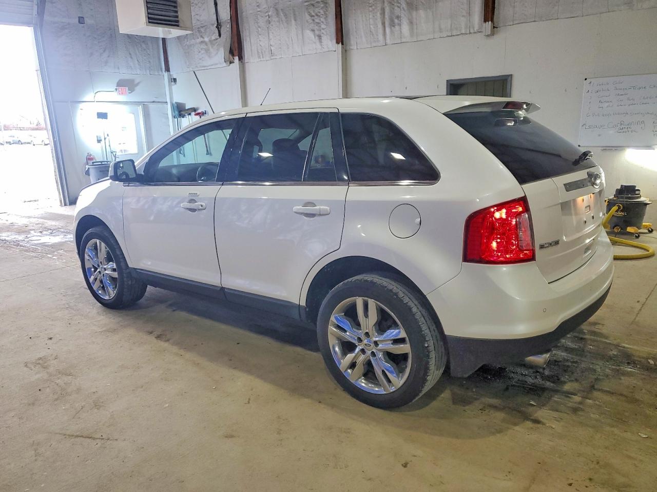 2011 FORD EDGE LIMITED photo 2