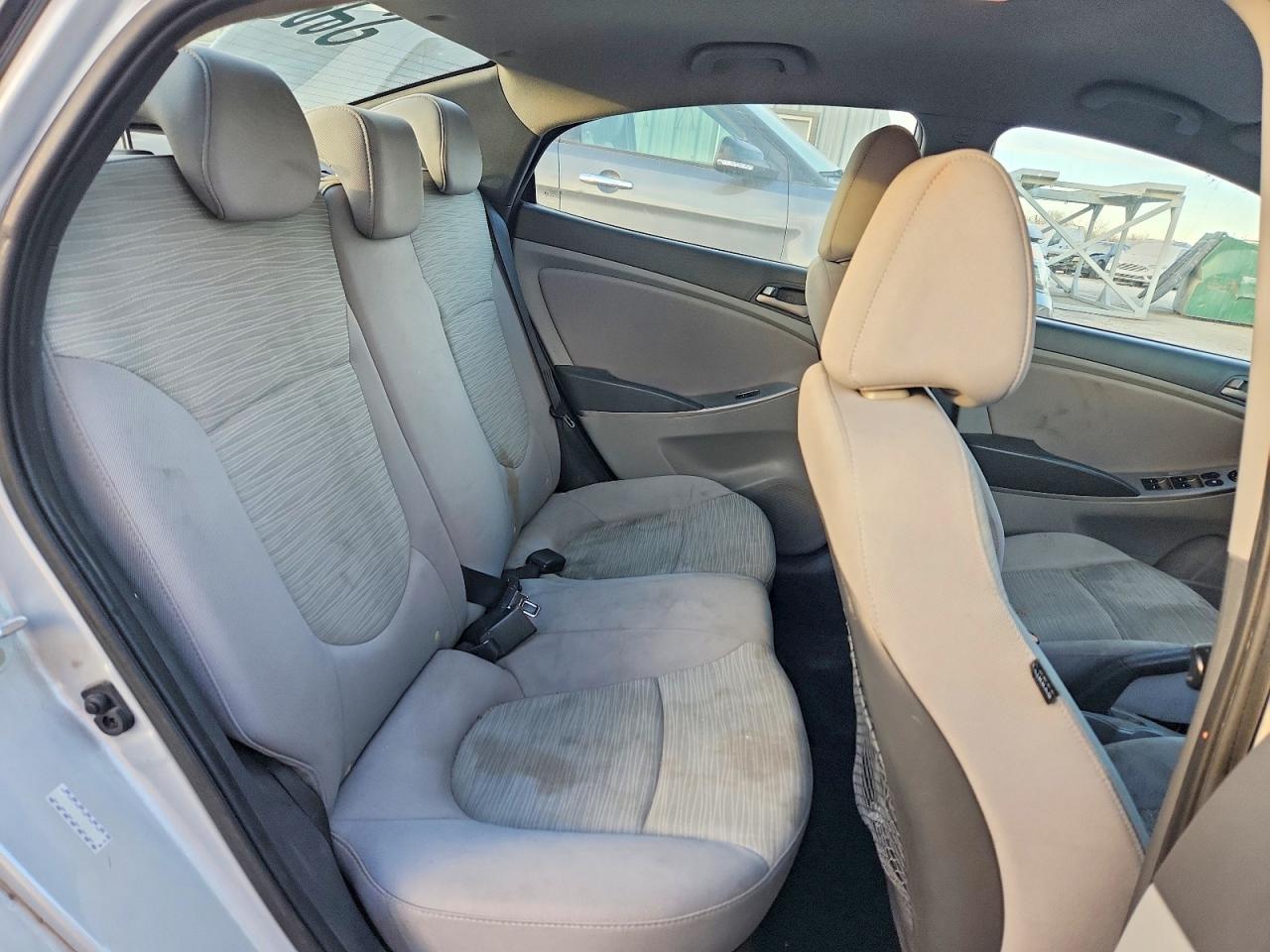 2017 HYUNDAI ACCENT SE photo 10
