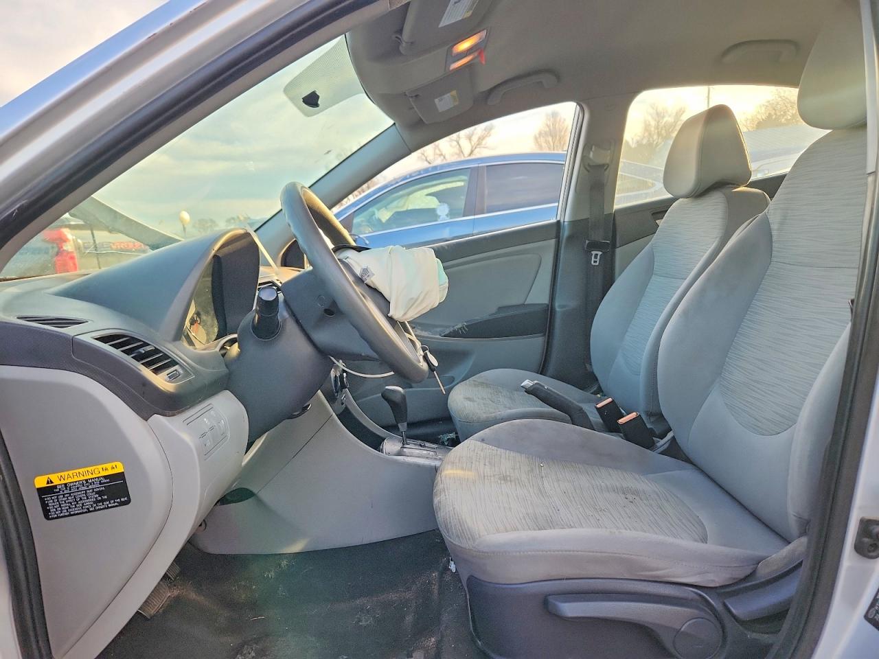 2017 HYUNDAI ACCENT SE photo 7