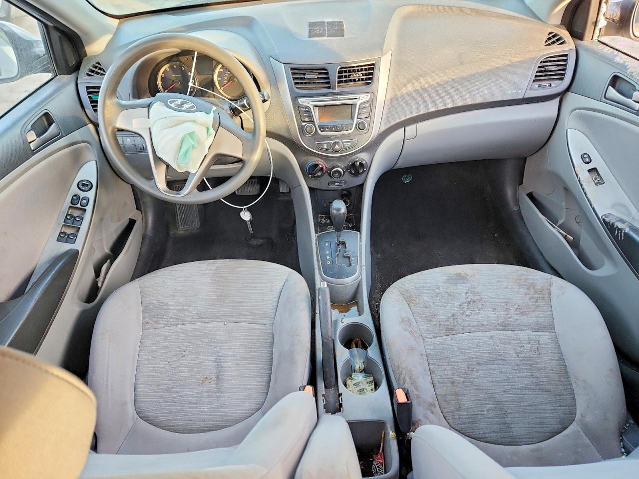 2017 HYUNDAI ACCENT SE photo 8