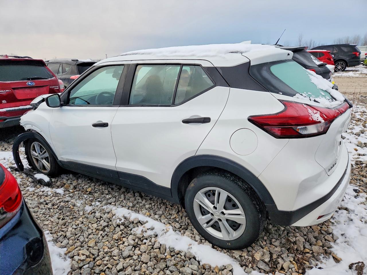 2023 NISSAN KICKS S photo 3