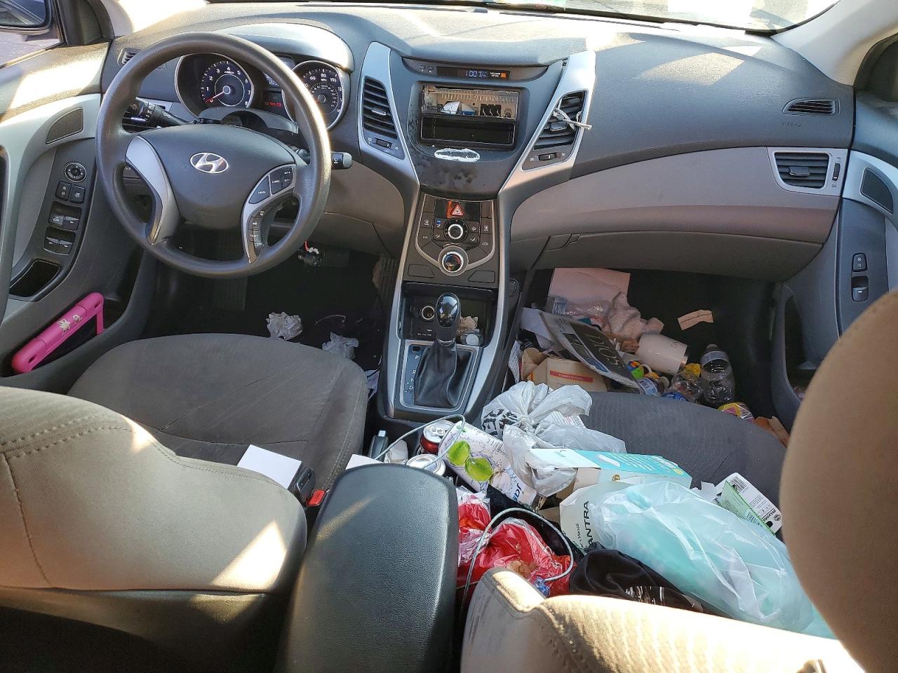 2015 HYUNDAI ELANTRA SE photo 22