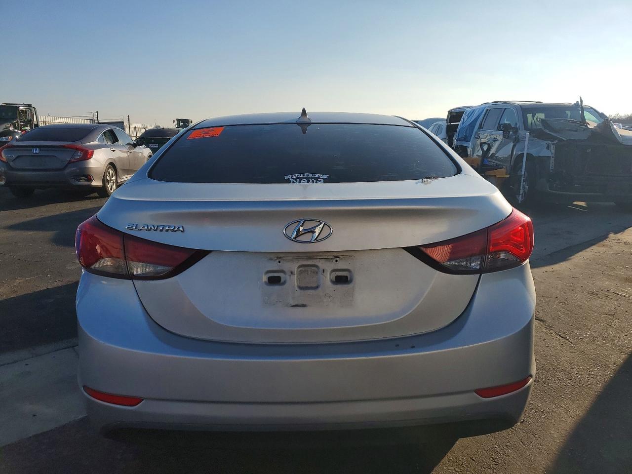2015 HYUNDAI ELANTRA SE photo 16
