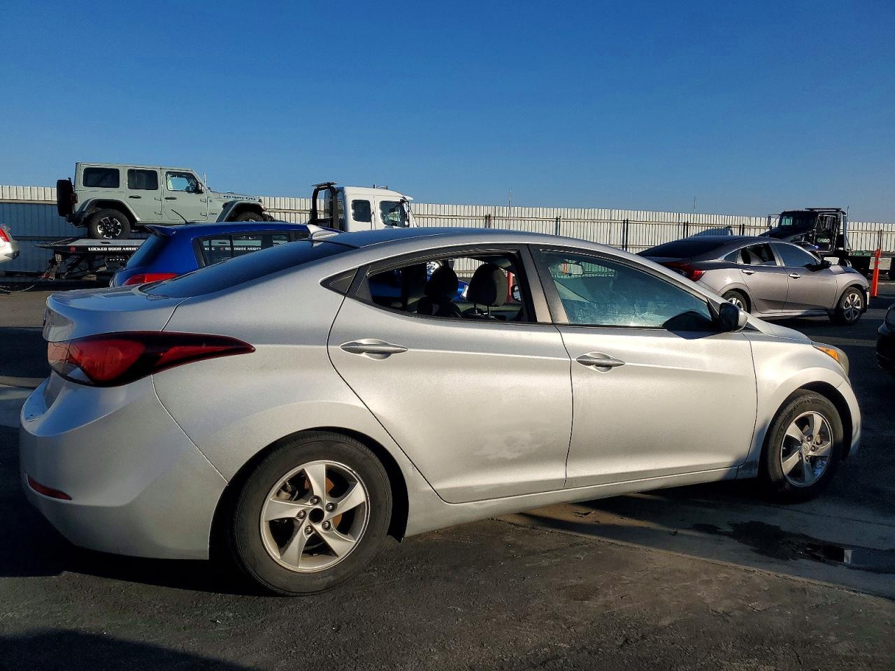 2015 HYUNDAI ELANTRA SE photo 7