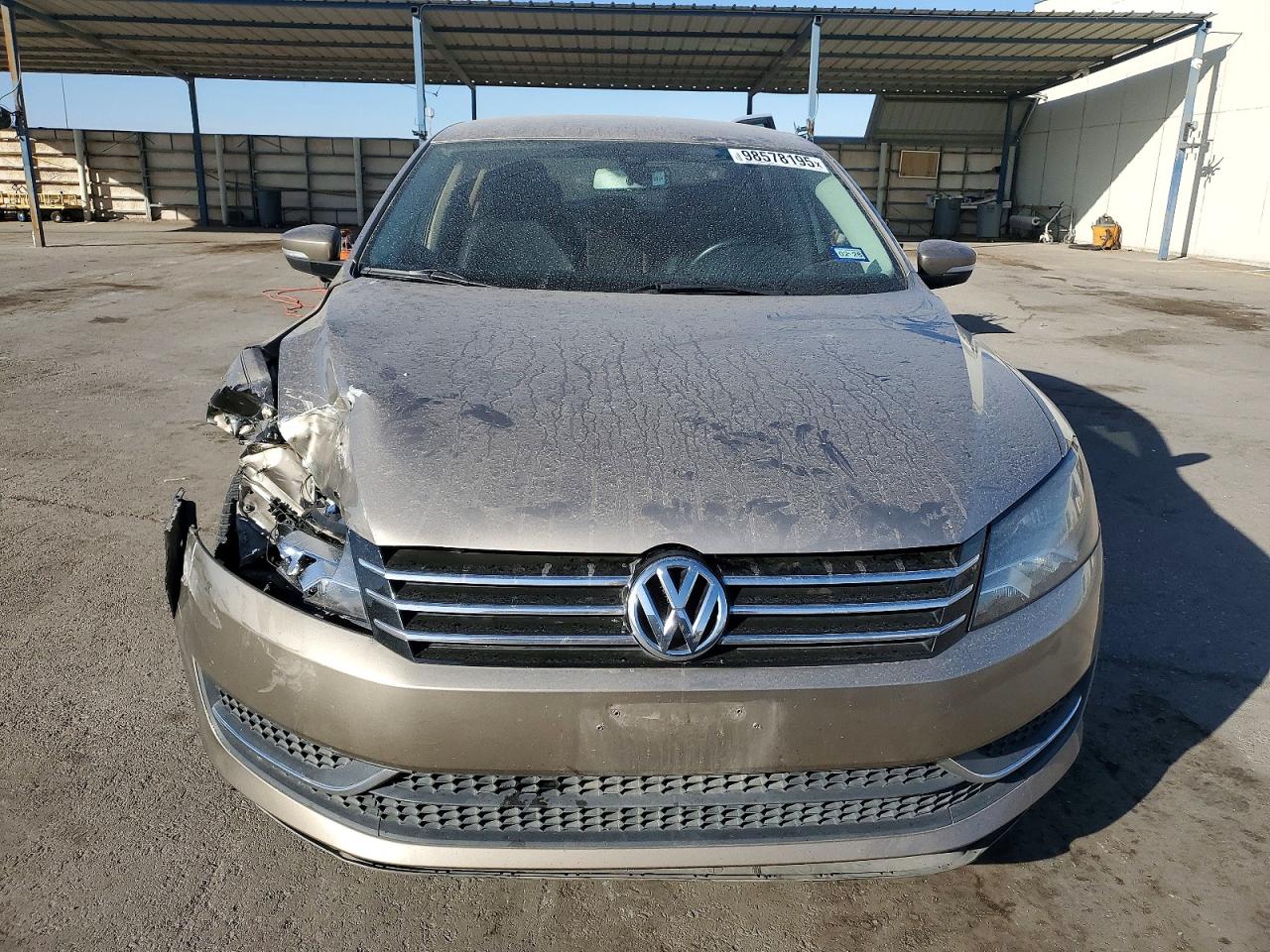 2015 VOLKSWAGEN PASSAT S photo 5