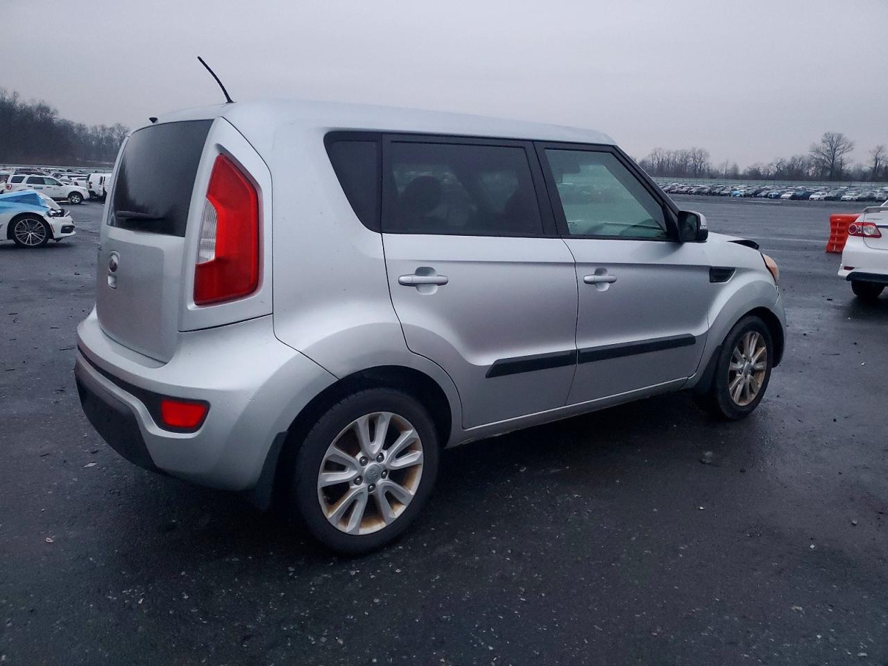 2013 KIA SOUL + photo 5