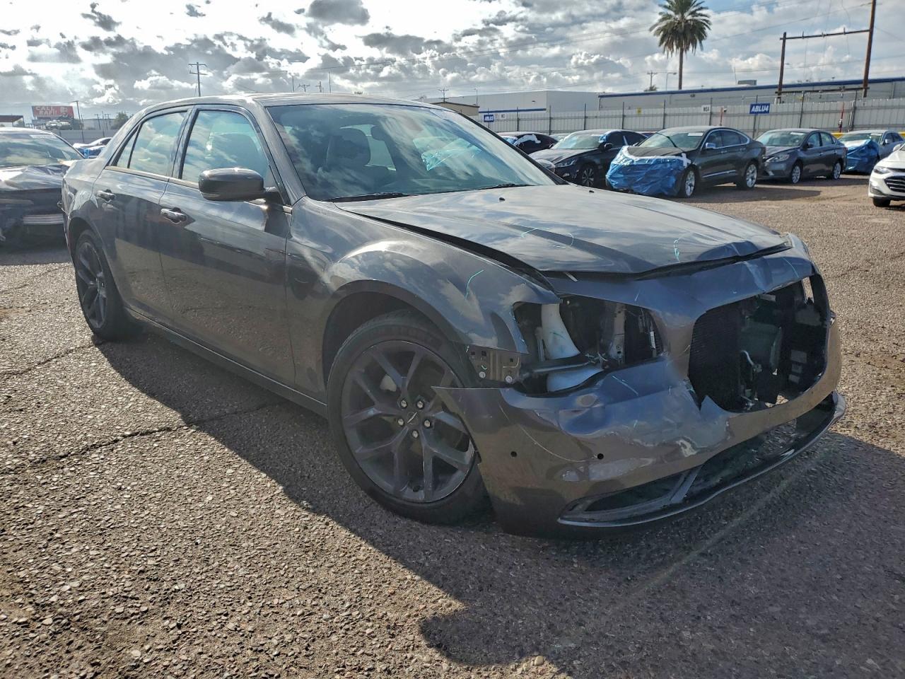 2023 CHRYSLER 300 S photo 4