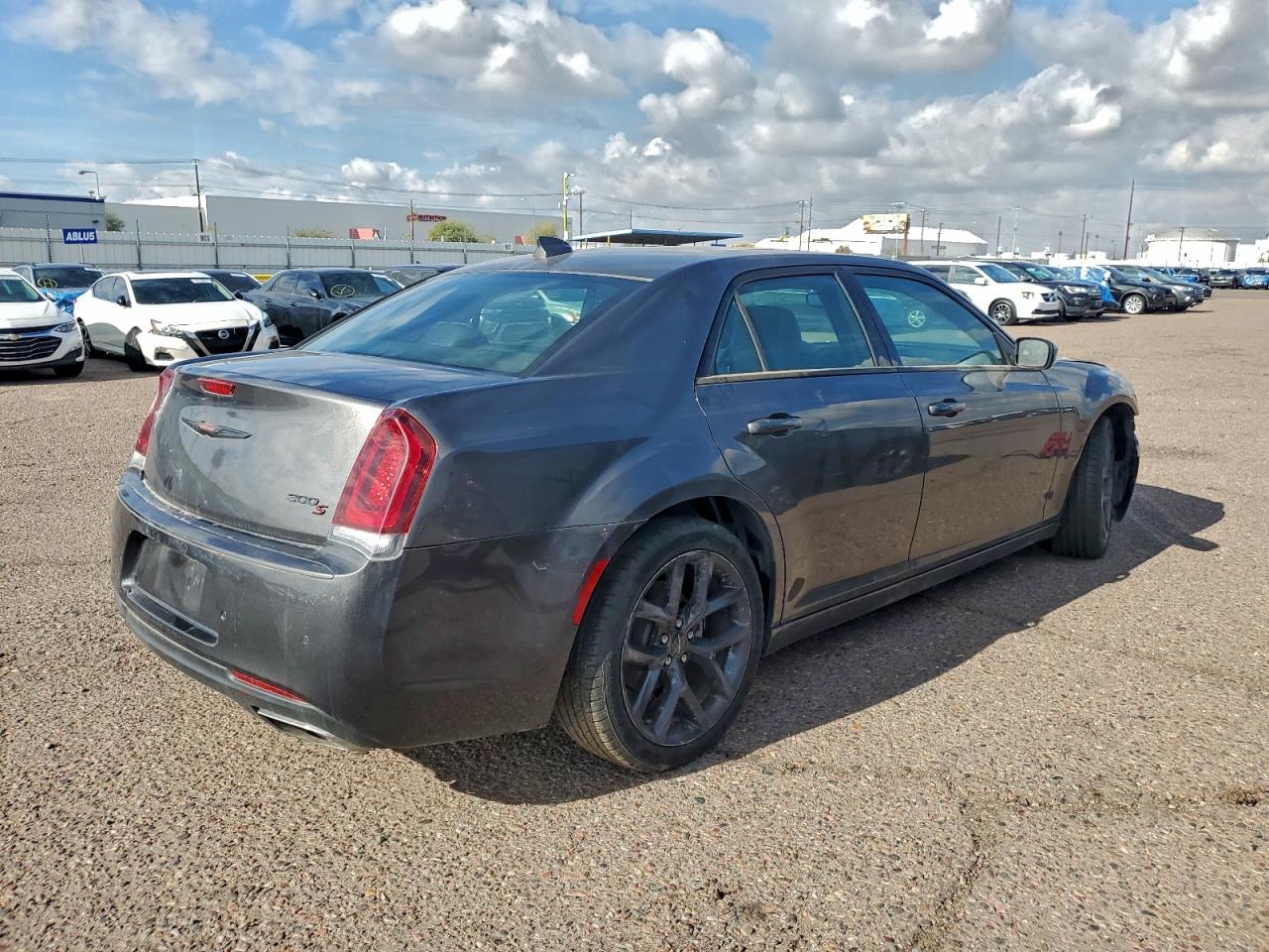 2023 CHRYSLER 300 S photo 3