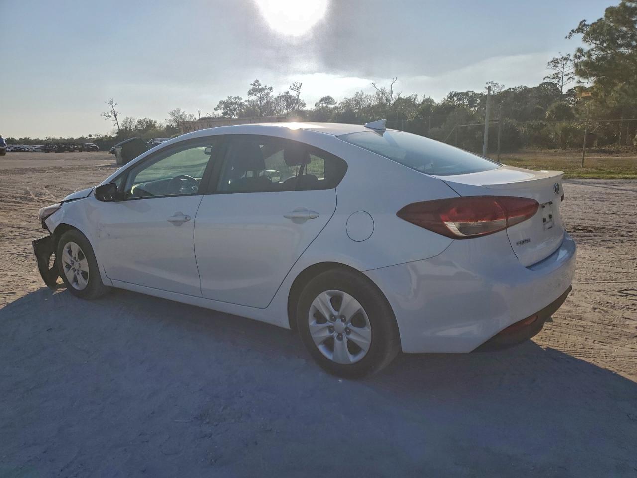2018 KIA FORTE LX photo 2