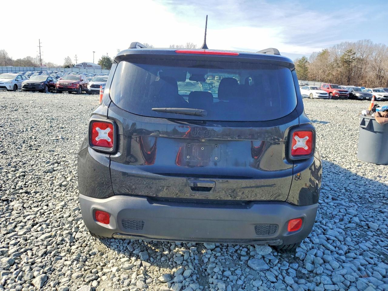 2019 JEEP RENEGADE LATITUDE photo 6