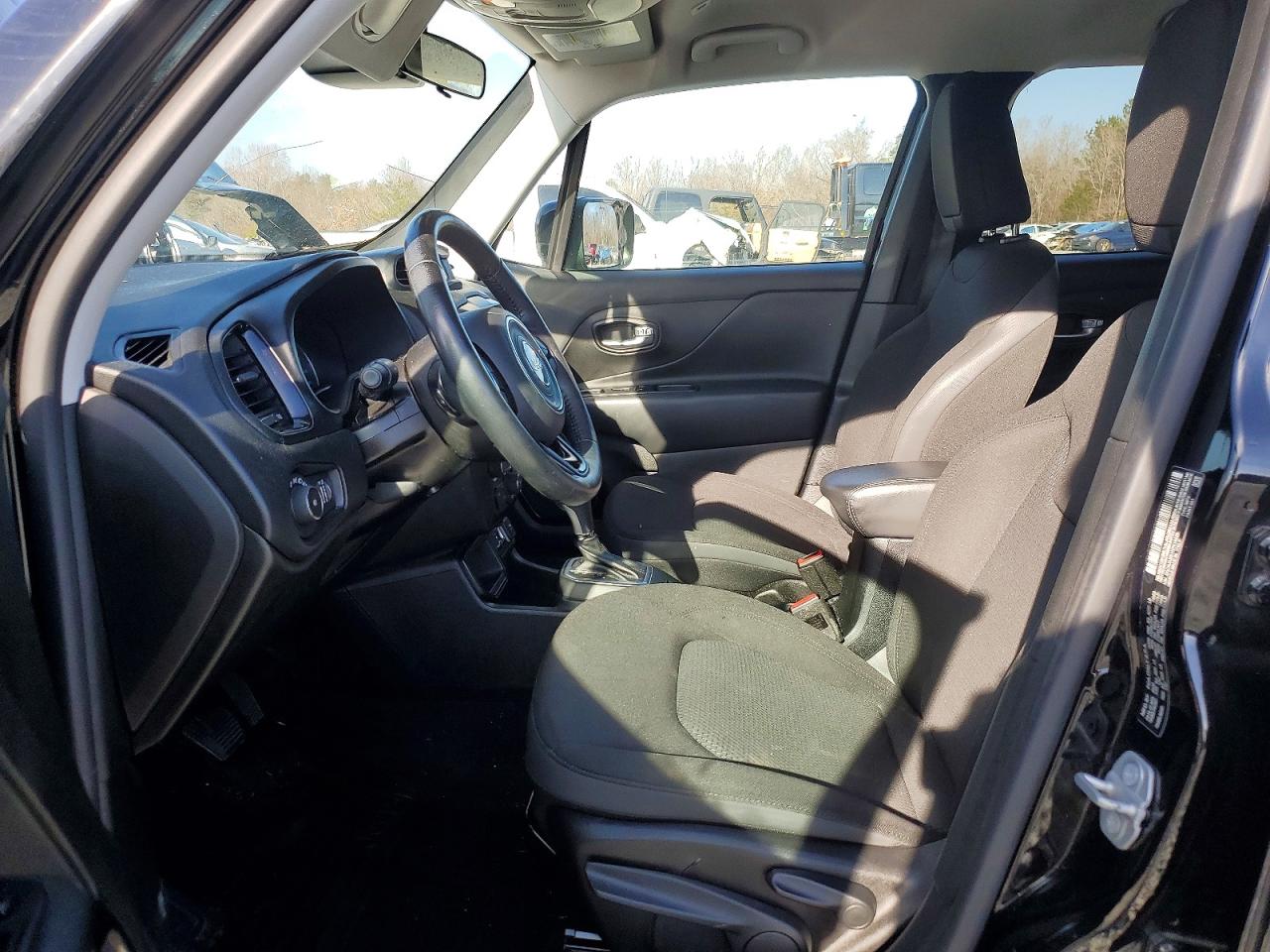 2019 JEEP RENEGADE LATITUDE photo 7