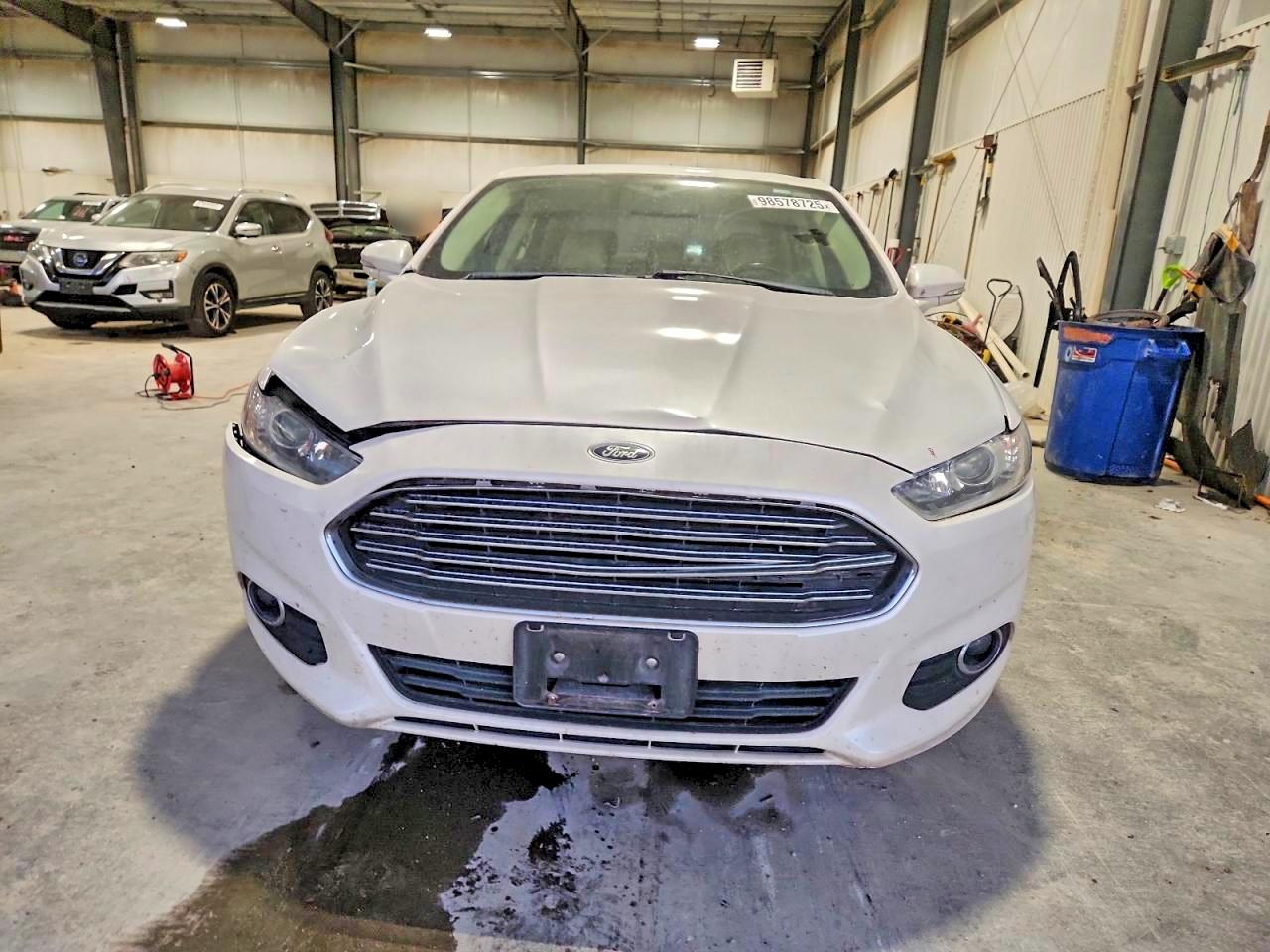 2013 FORD FUSION SE photo 9