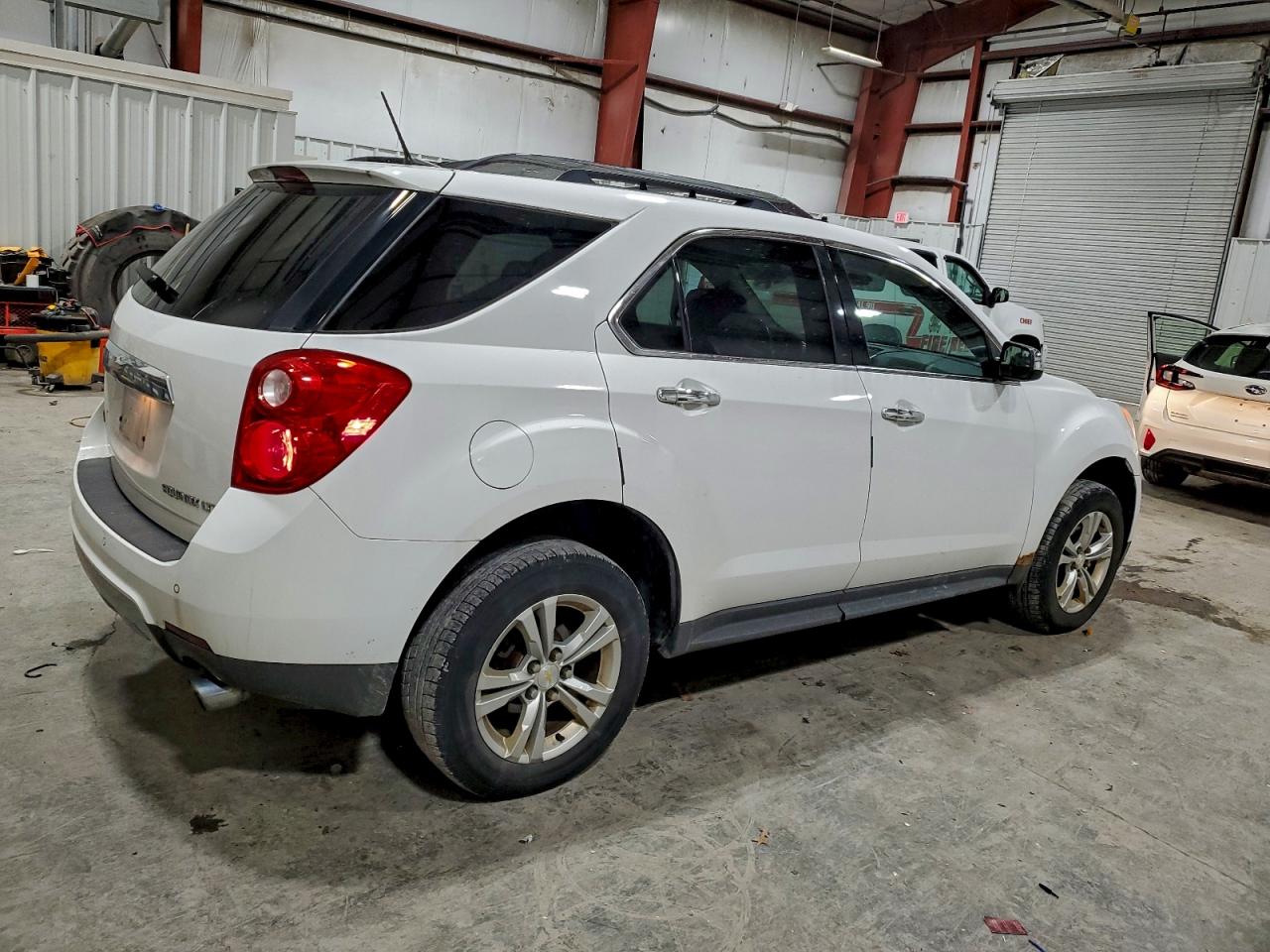 2013 CHEVROLET EQUINOX photo 3