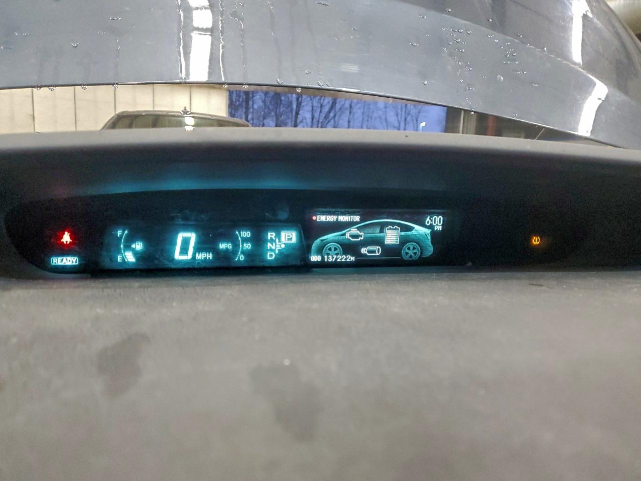 2014 TOYOTA PRIUS PLUG-IN photo 17